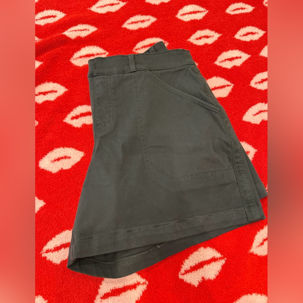 SPANX Women's Charcoal Cargo Shorts - Picture 3 of 7